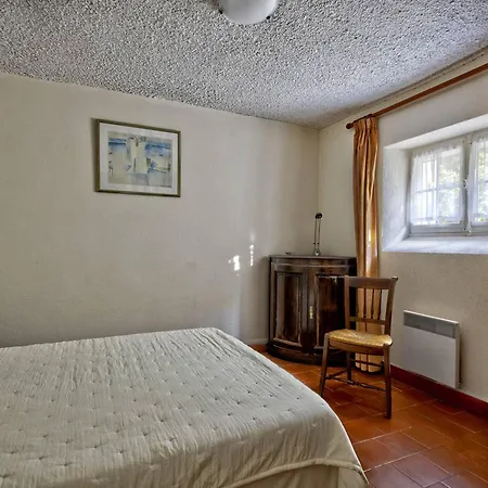 Apartment T3 A - D'hiver, Proche Centre Et Plage, Avec Terrasse Et Parking Prive. *
