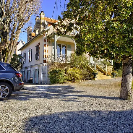 T3 A - D'hiver, Proche Centre Et Plage, Avec Terrasse Et Parking Prive. *