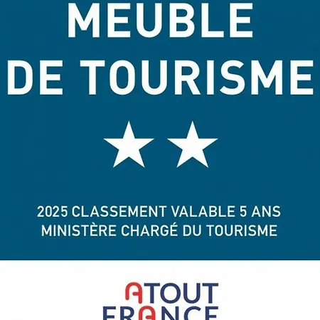 T3 A - D'hiver, Proche Centre Et Plage, Avec Terrasse Et Parking Prive.